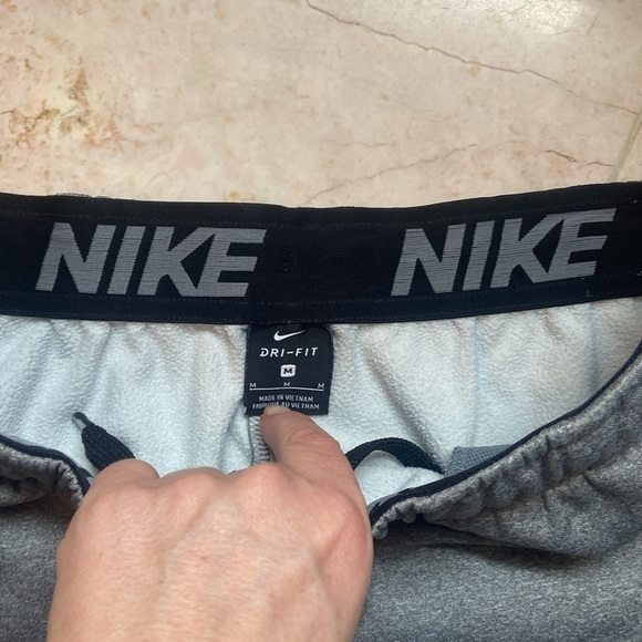 Men’s dry fit Nike - Picture 3 of 7